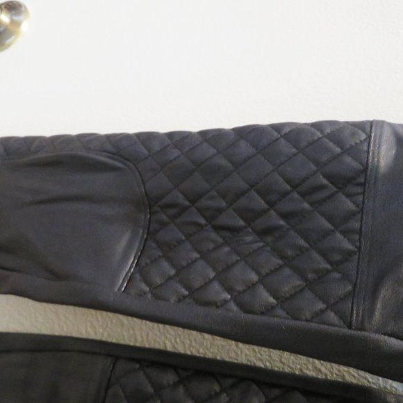 NWT SPANX QUILTED FAUX LEATHER VERY BLACK LEGGINGS - Picture 4 of 10
